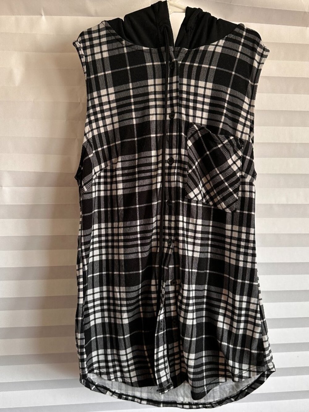 No Boundaries Womens Juniors Black White Sleeveless Hooded Top Vest Tank